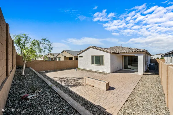$2,595 | 1627 West Estes Way, Phoenix, AZ 85041