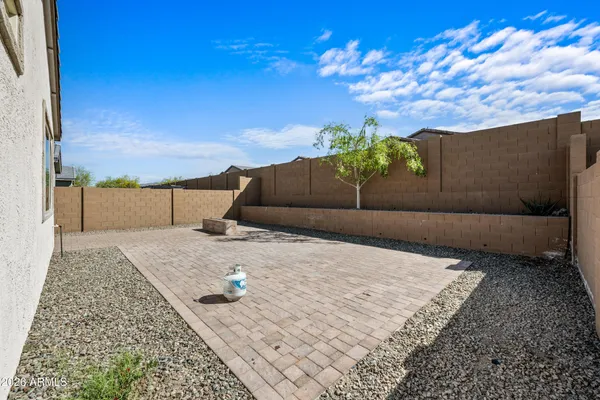 $2,595 | 1627 West Estes Way, Phoenix, AZ 85041