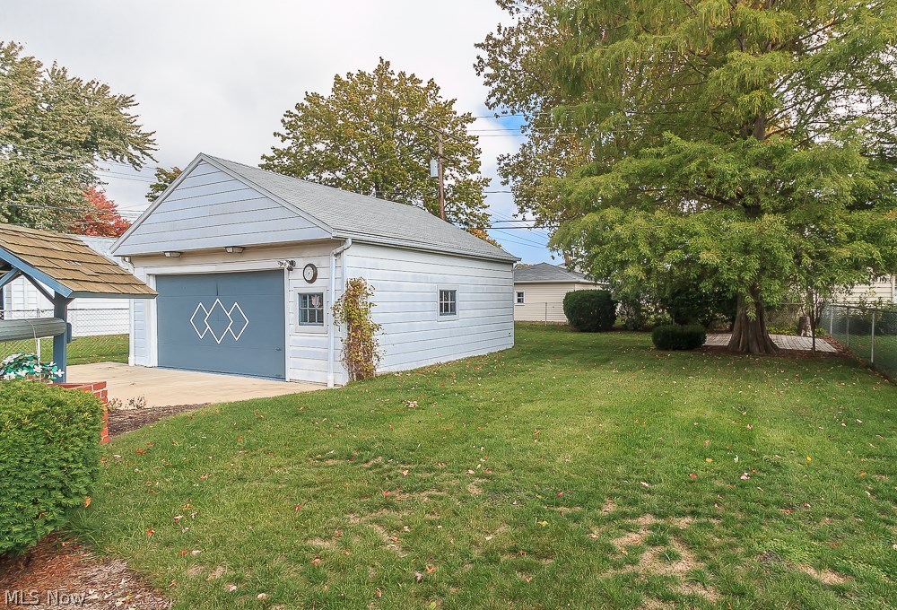 713 Pendley Road Willowick, OH 44095 - Photo 3 of 27