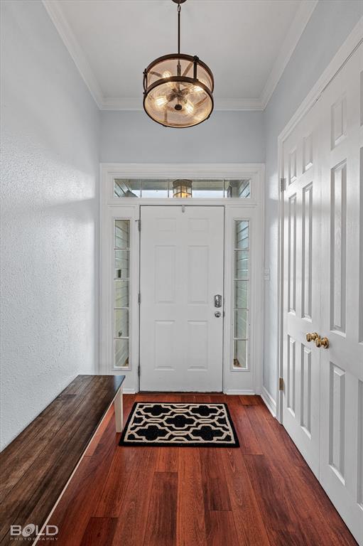 6020 Applegate Circle Bossier City, LA 71111 - Photo 11 of 36 a view of a room with wooden floor and white walls