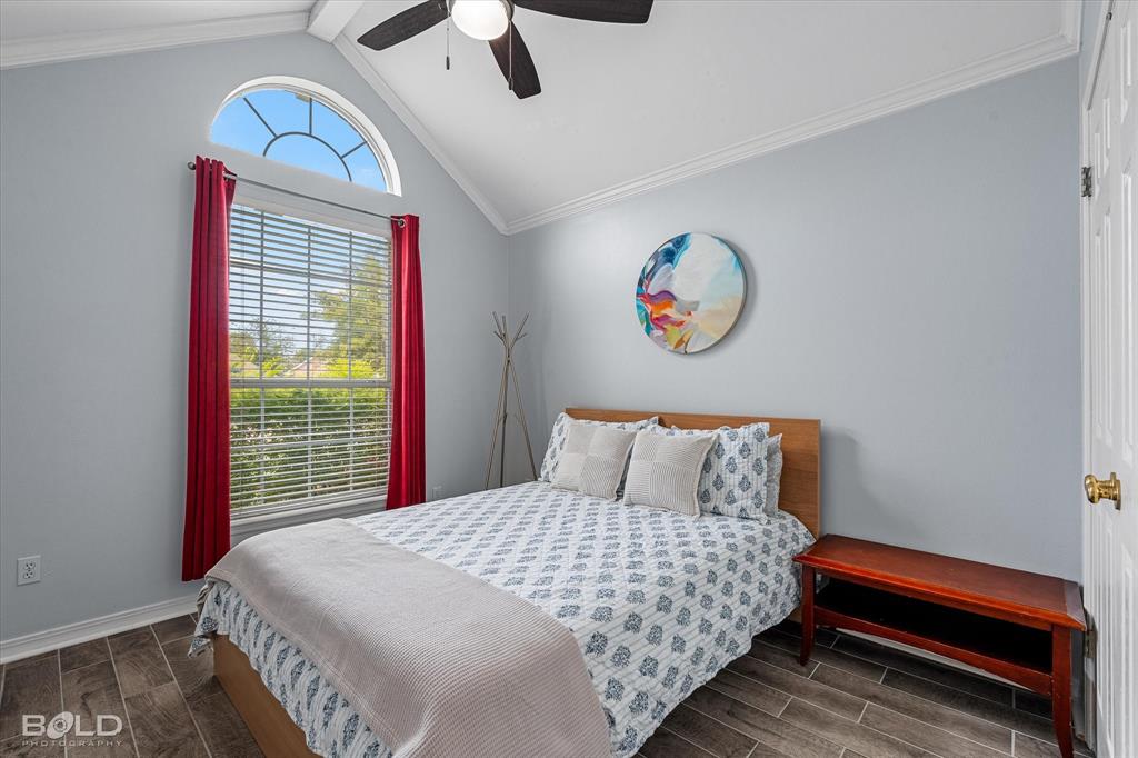 6020 Applegate Circle Bossier City, LA 71111 - Photo 33 of 36 a bedroom with a bed and a window