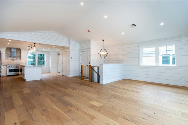 $1,500,000 | 5 Williams Street, Unit 4, Warwick, RI 02818