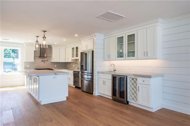 $1,500,000 | 5 Williams Street, Unit 4, Warwick, RI 02818