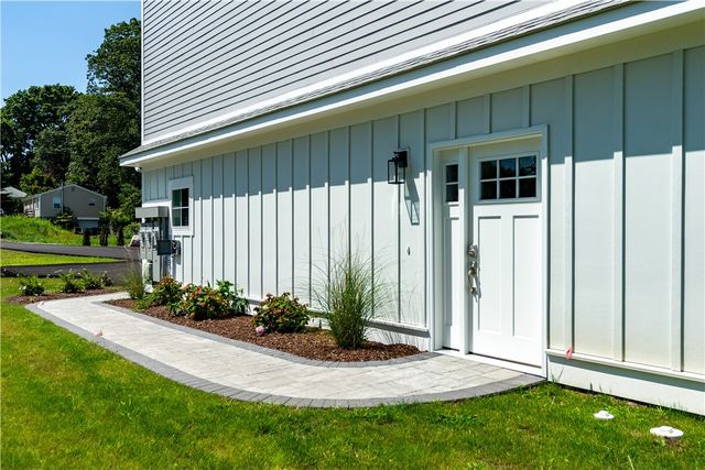 $1,500,000 | 5 Williams Street, Unit 4, Warwick, RI 02818