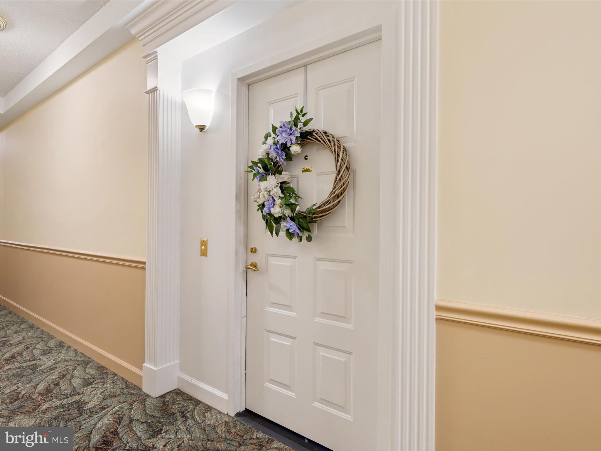 940 Astern Way, Unit 604 Annapolis, MD 21401 - Photo 4 of 27 a view of a hallway