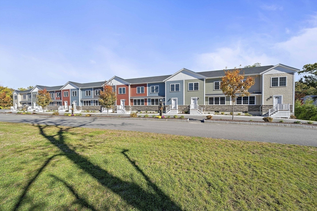 12 Simmonds Boulevard, Unit 12 Randolph, MA 02368 - Photo 4 of 31