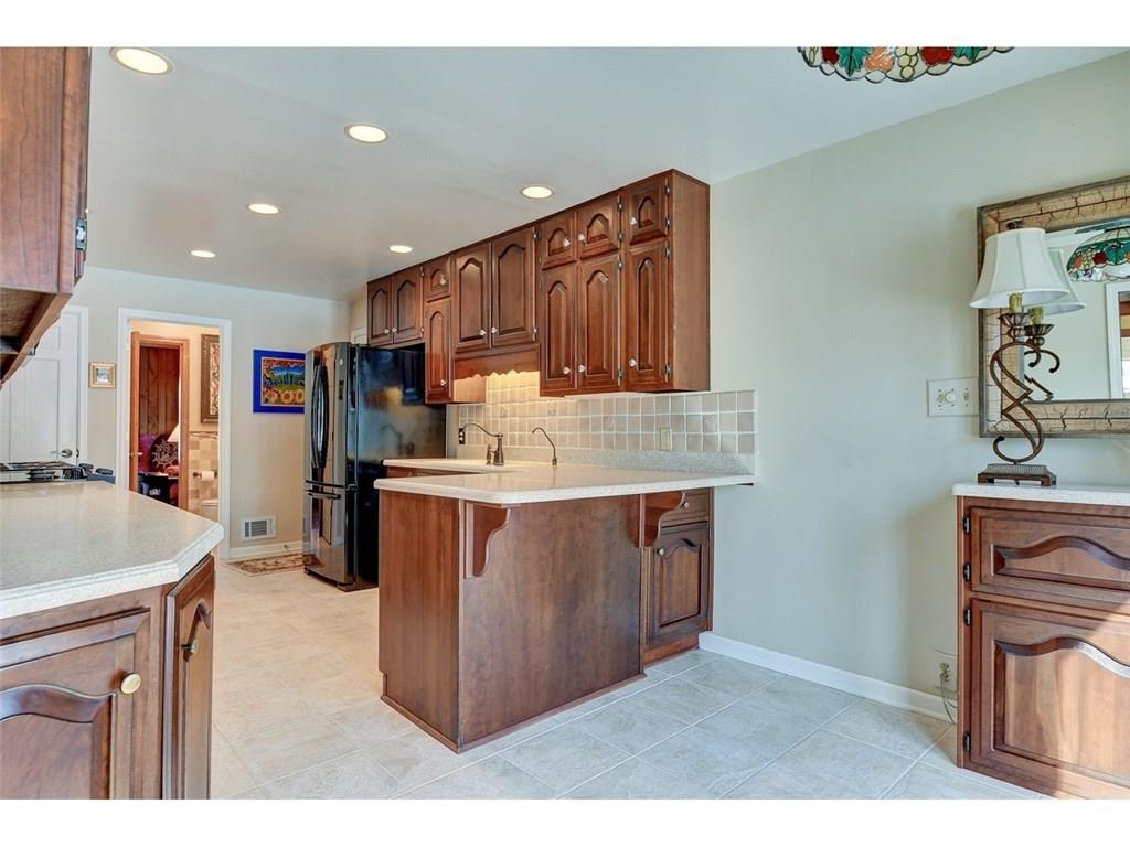 6345 Knyghton Road Indianapolis, IN 46220 - Photo 11 of 37 Gallery Image 11
