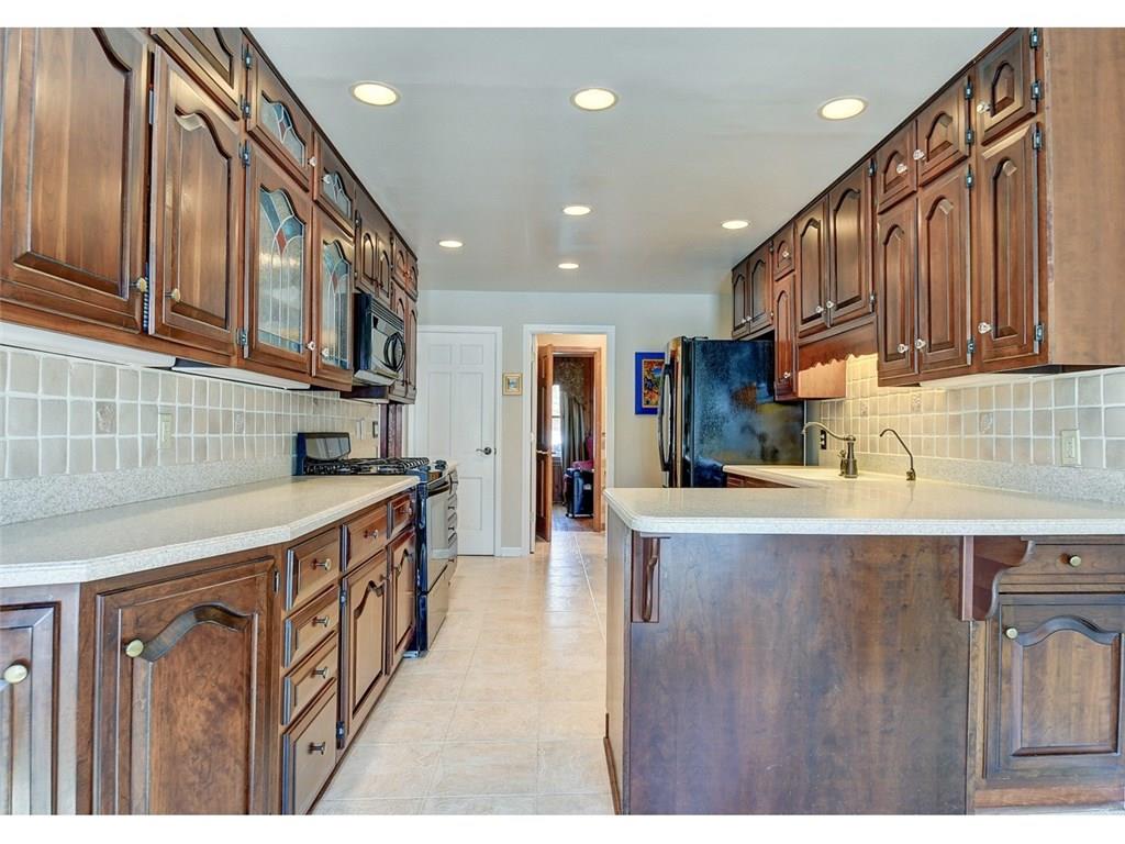 6345 Knyghton Road Indianapolis, IN 46220 - Photo 12 of 37 Gallery Image 12