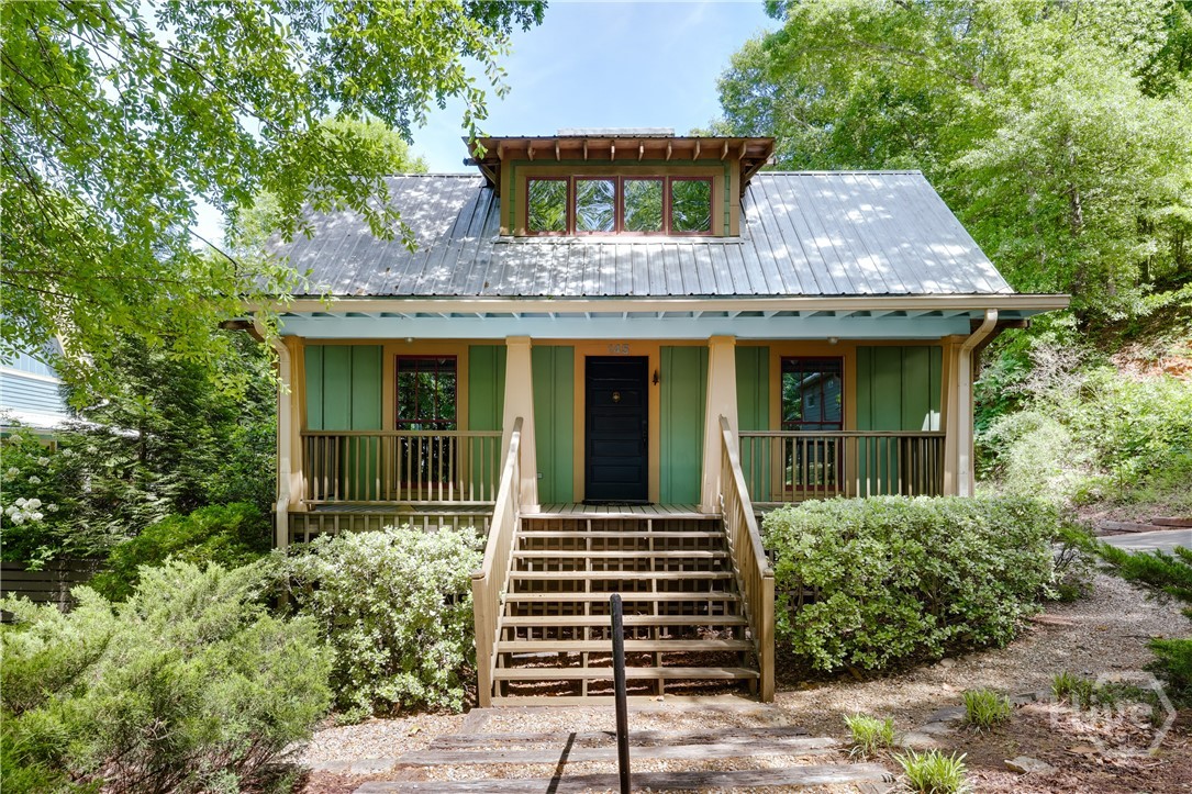 145 Hendrix Ave
