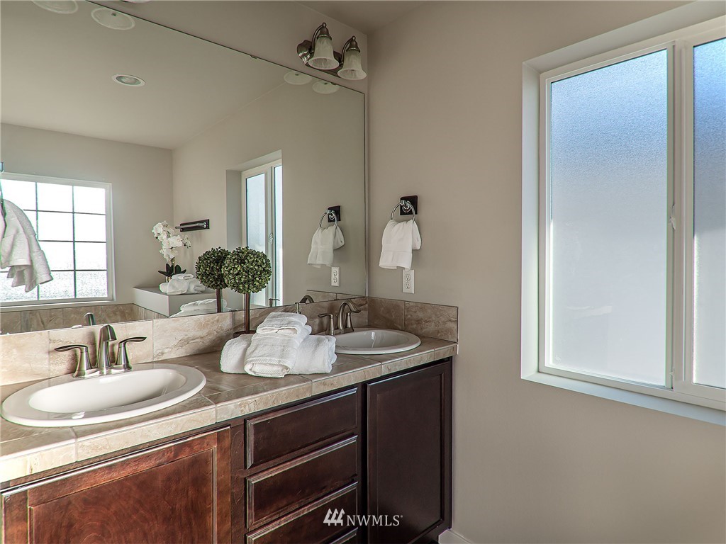 19 157th Lane Southeast Bothell, WA 98012 - Photo 18 of 24 Gallery Image 18