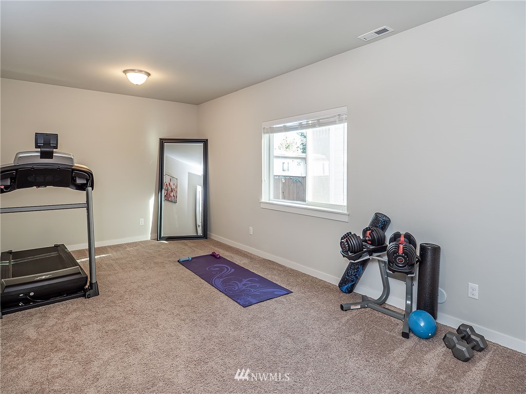 19 157th Lane Southeast Bothell, WA 98012 - Photo 5 of 24 Gallery Image 5