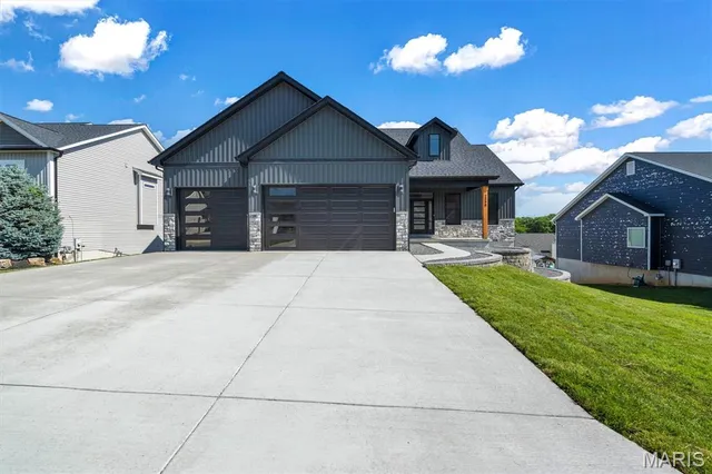 $495,000 | 1141 Bell Mountain Drive, Farmington, MO 63640