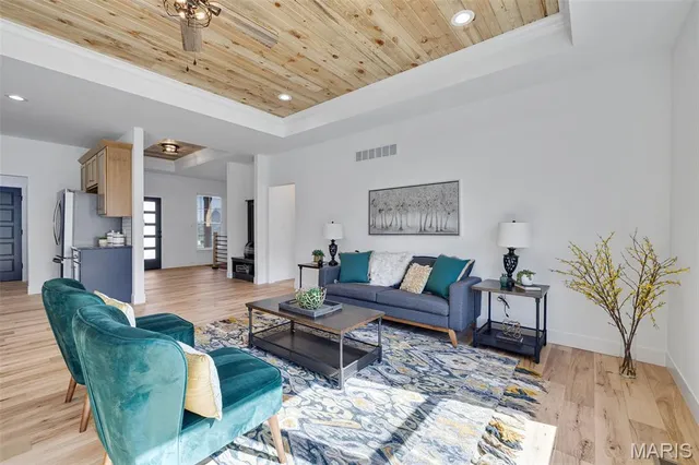 $495,000 | 1141 Bell Mountain Drive, Farmington, MO 63640