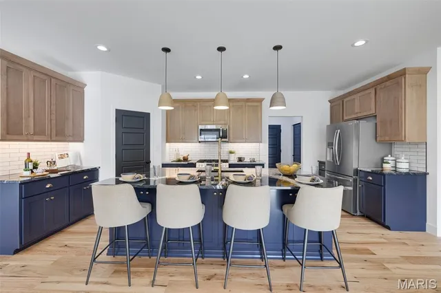 $495,000 | 1141 Bell Mountain Drive, Farmington, MO 63640