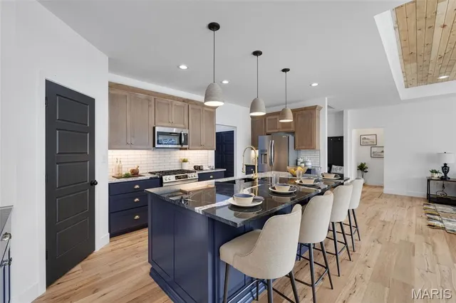 $495,000 | 1141 Bell Mountain Drive, Farmington, MO 63640