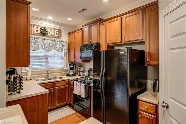 $2,750 | 1202 Southlake Court, Lexington, NC 27295