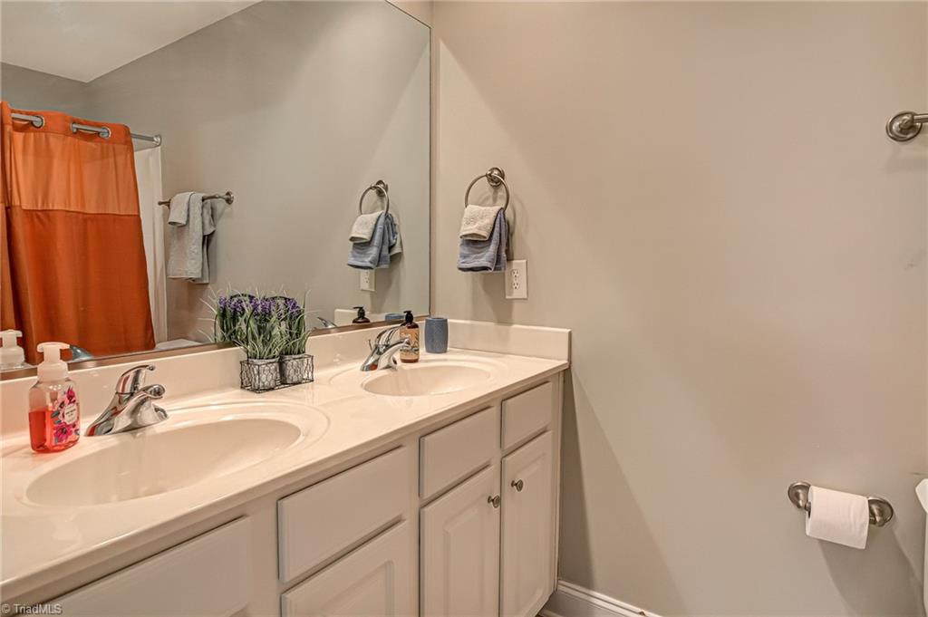 1202 Southlake Court Lexington, NC 27295 - Photo 20 of 34