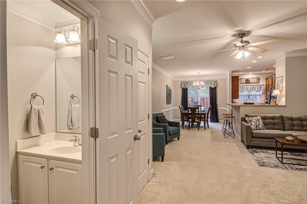 1202 Southlake Court Lexington, NC 27295 - Photo 4 of 34