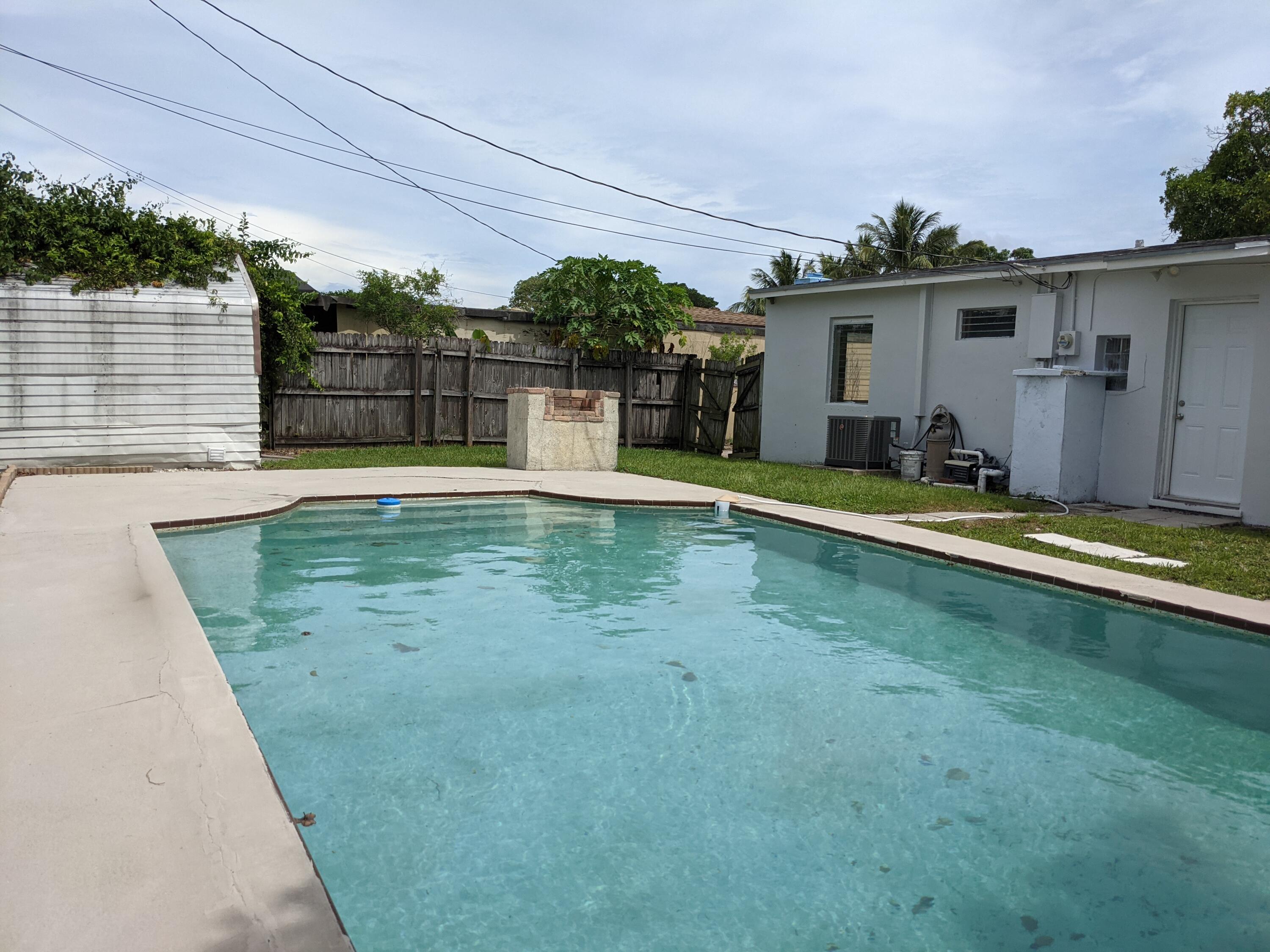 633 Cherry Road West Palm Beach, FL 33409 - Photo 20 of 20 Pool/ Backyard