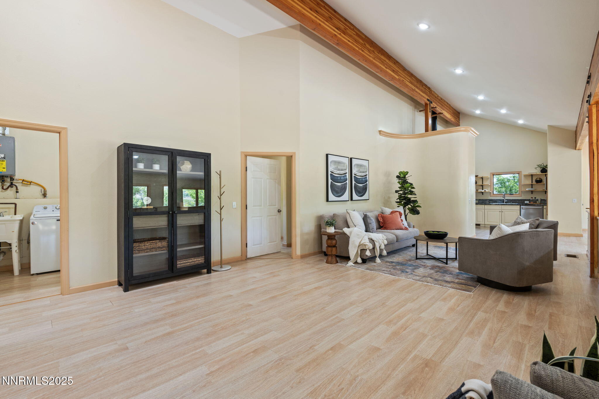 105 Rodeo Drive Reno, NV 89508 - Photo 9 of 43 Living room