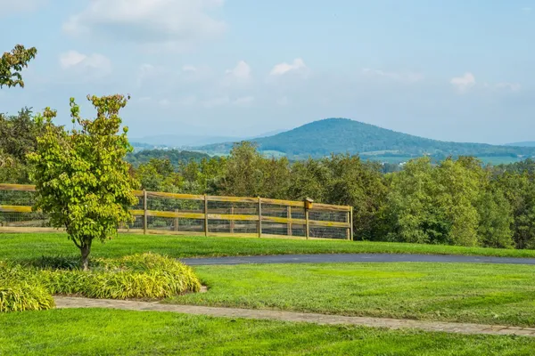 $2,950,000 | 945 Neese Lane, New Market, VA 22844