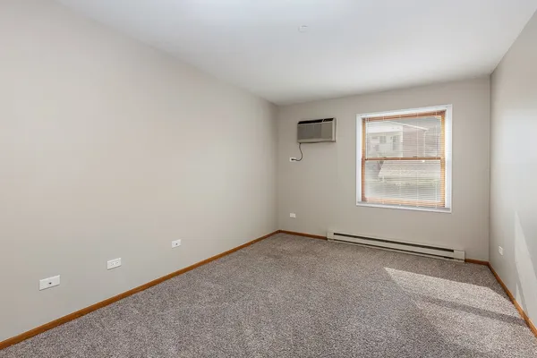 $1,825 | 1373 Cunat Court, Unit 1C, Lake In The Hills, IL 60156