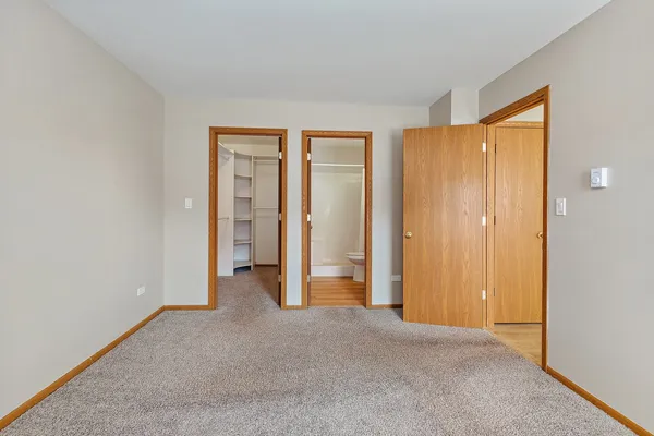 $1,825 | 1373 Cunat Court, Unit 1C, Lake In The Hills, IL 60156