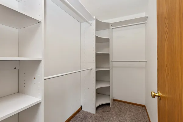 $1,825 | 1373 Cunat Court, Unit 1C, Lake In The Hills, IL 60156