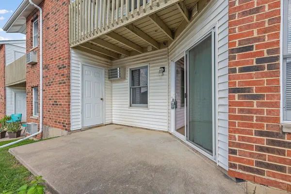 $1,825 | 1373 Cunat Court, Unit 1C, Lake In The Hills, IL 60156