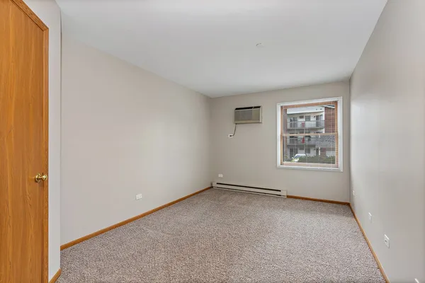 $1,825 | 1373 Cunat Court, Unit 1C, Lake In The Hills, IL 60156