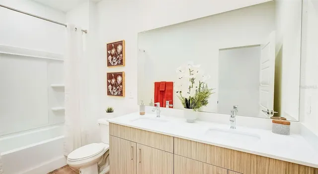 $2,700 | 8044 Gulfstream Court, Unit JADE, Lakewood Ranch, FL 34202