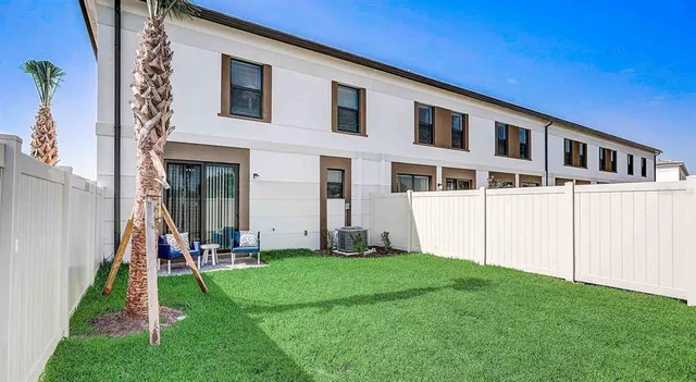 $2,700 | 8044 Gulfstream Court, Unit JADE, Lakewood Ranch, FL 34202