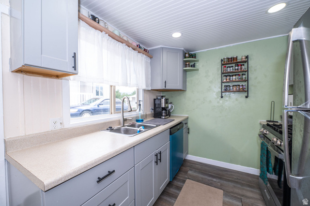 2600 North Hill Field Road, Unit 5 Layton, UT 84041 - Photo 10 of 33 Kitchen