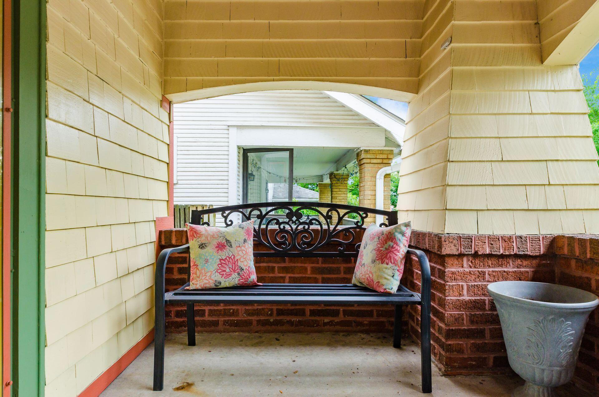 39 Tibet Road Columbus, OH 43202 - Photo 4 of 38 porch, west