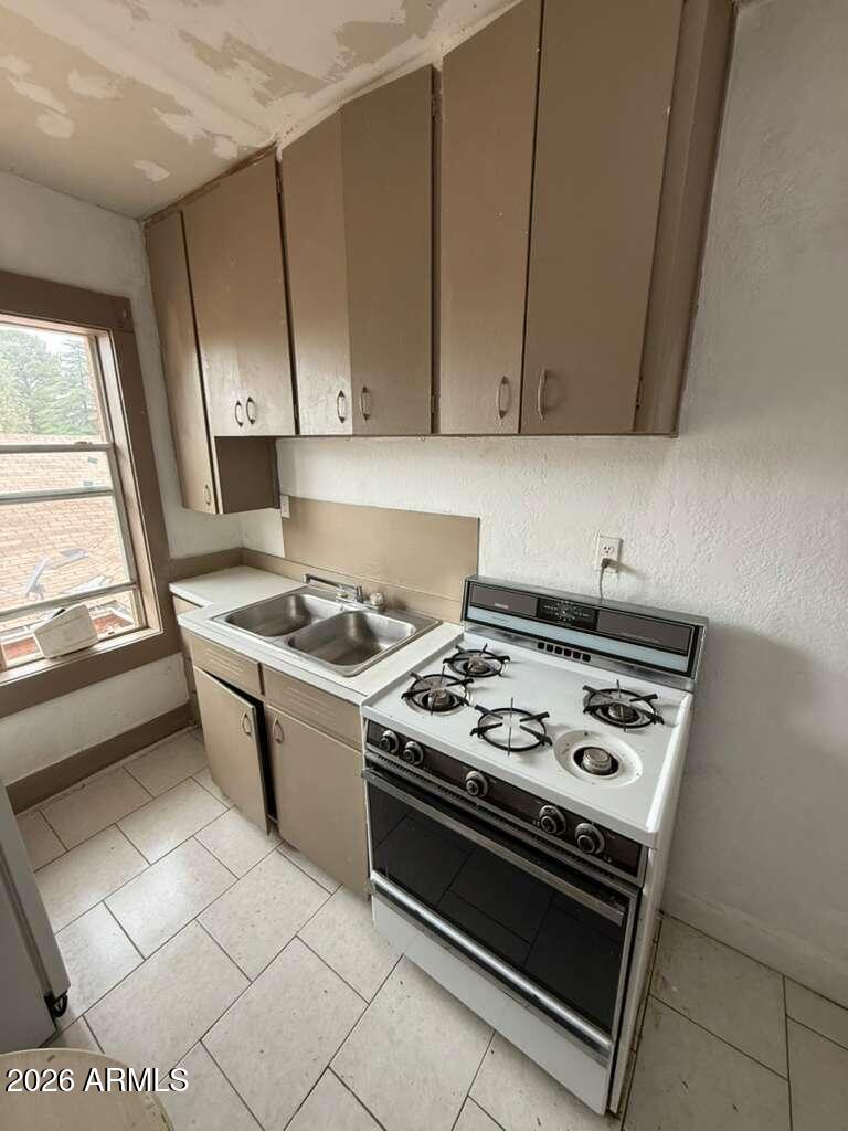 1165 East 10th Street, Unit 4 Douglas, AZ 85607 - Photo 4 of 9 WhatsApp Image 2026-05-04 at 4.06.08 PM