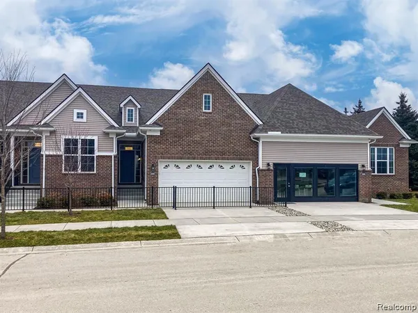 $399,561 | 2221 Chase Drive, Unit 103, Howell, MI 48855