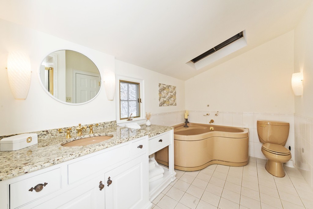 77 Locksley Road Lynnfield, MA 01940 - Photo 23 of 30 Gallery Image 23