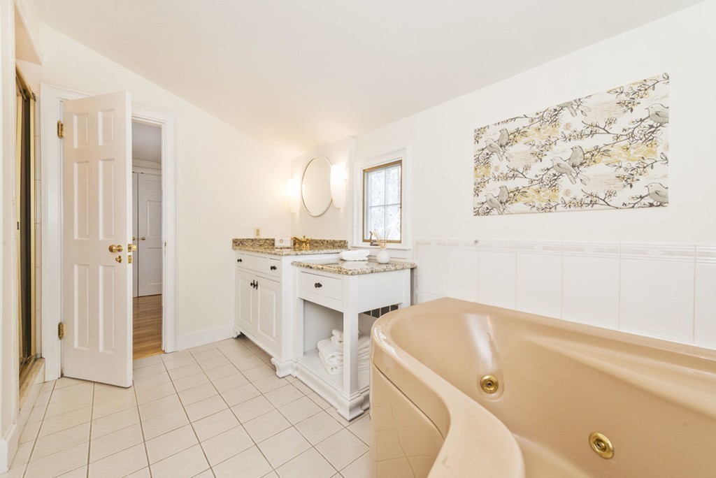 77 Locksley Road Lynnfield, MA 01940 - Photo 24 of 30 Gallery Image 24