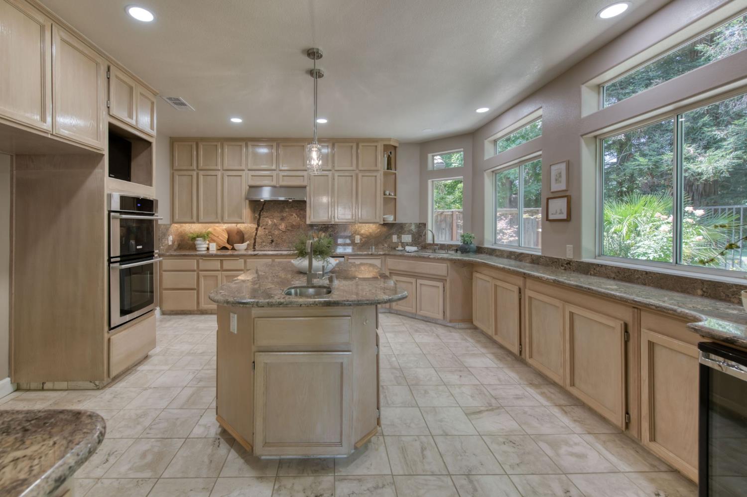 9465 North Madison Ridge Road Fresno, CA 93720 - Photo 8 of 34