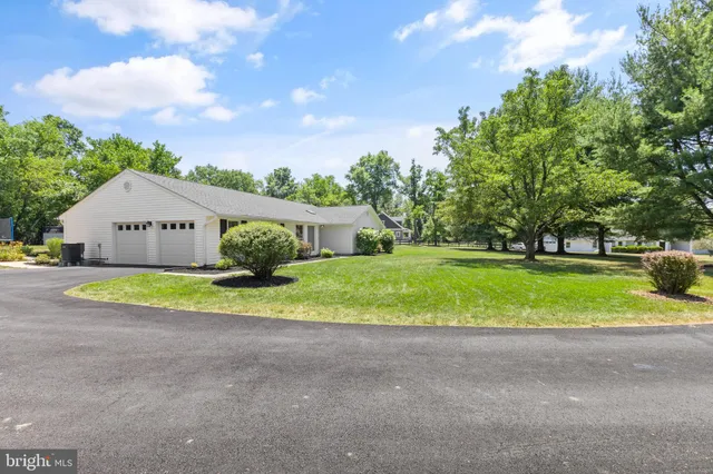 $749,000 | 35159 Rosecroft Lane, Middleburg, VA 20117