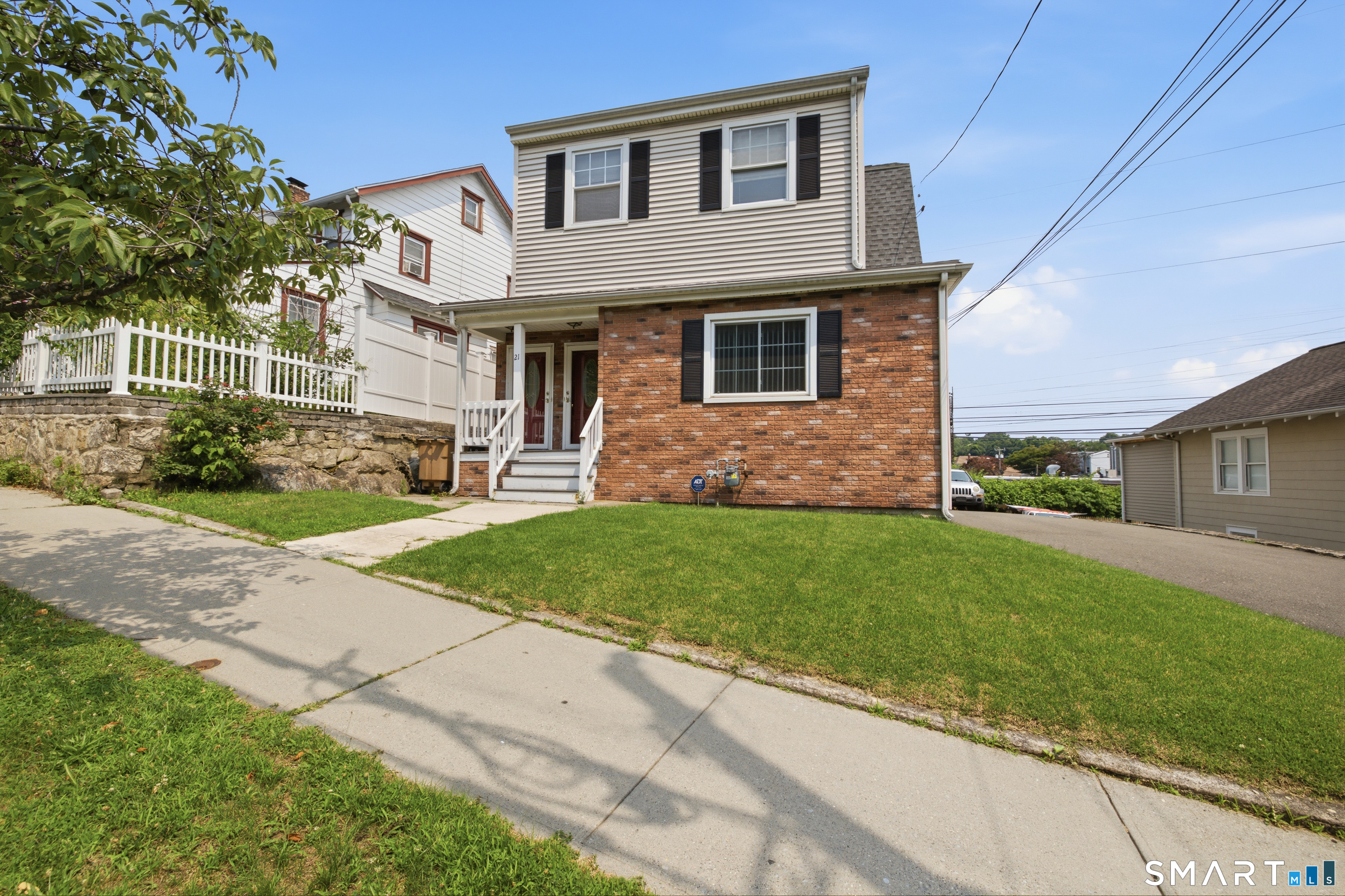 21 Culloden Road Stamford, CT 06902 - Photo 2 of 35
