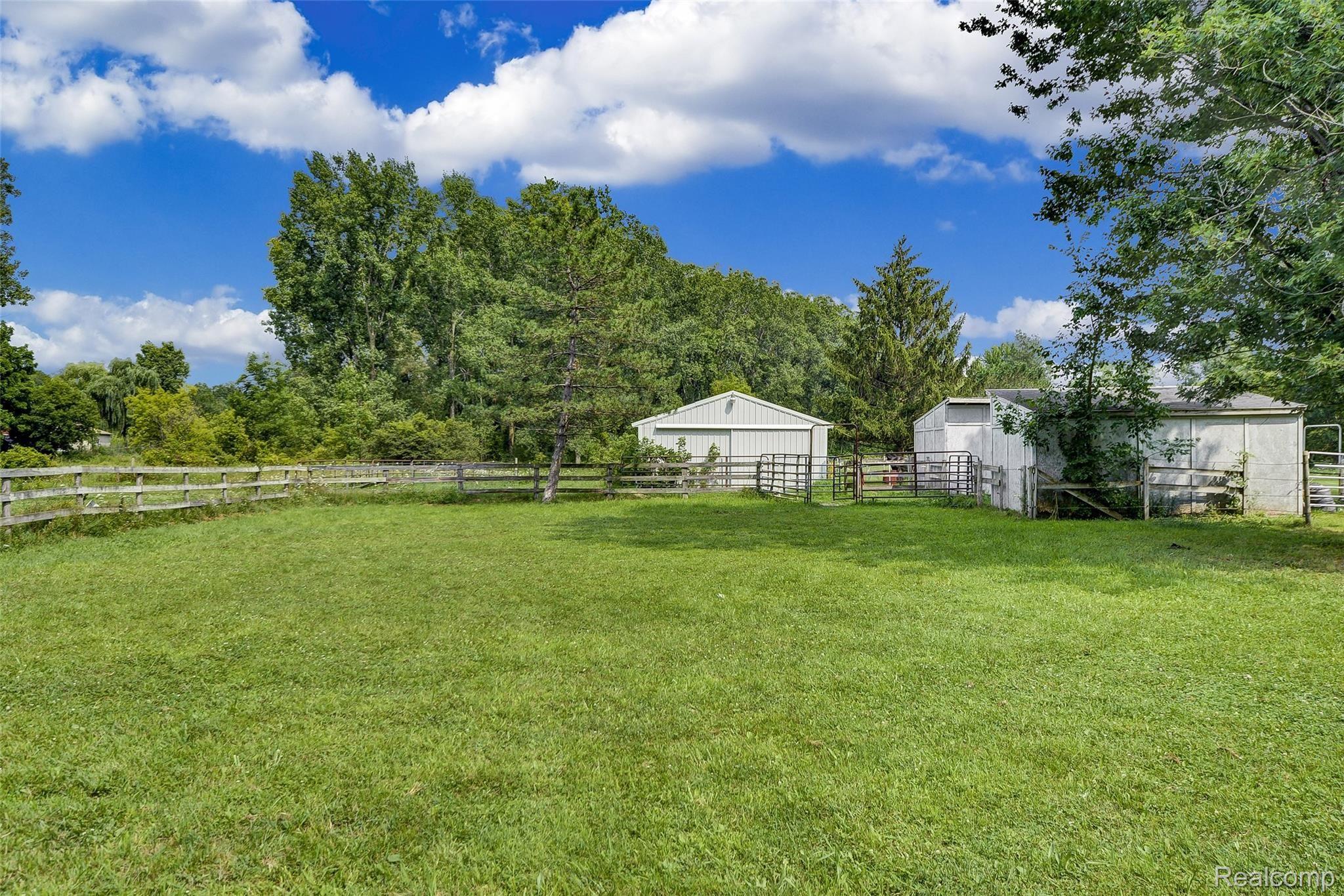 8110 Linden Road Fenton, MI 48430 - Photo 51 of 58 Linden (47).jpg