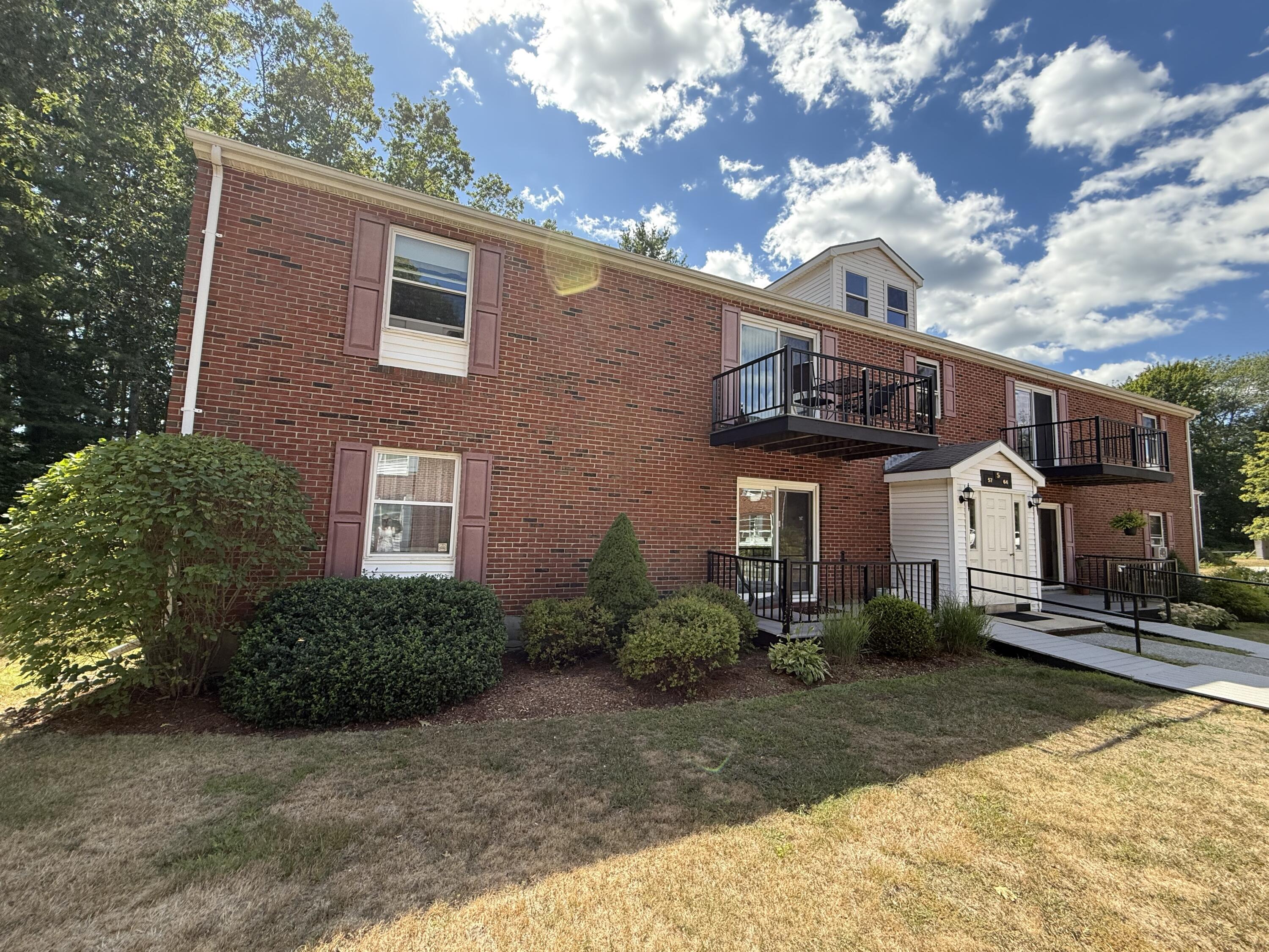 5 Academy Place, Unit 57 Saco, ME 04072 - Photo 3 of 33 IMG_3137