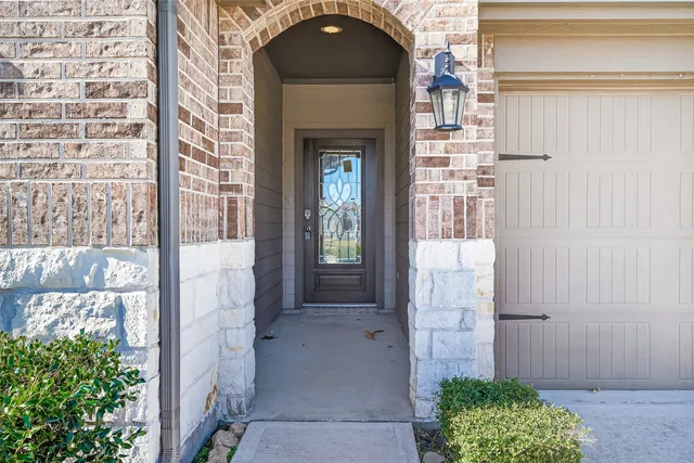 $2,390 | 7558 Highland Chase Drive, Richmond, TX 77407