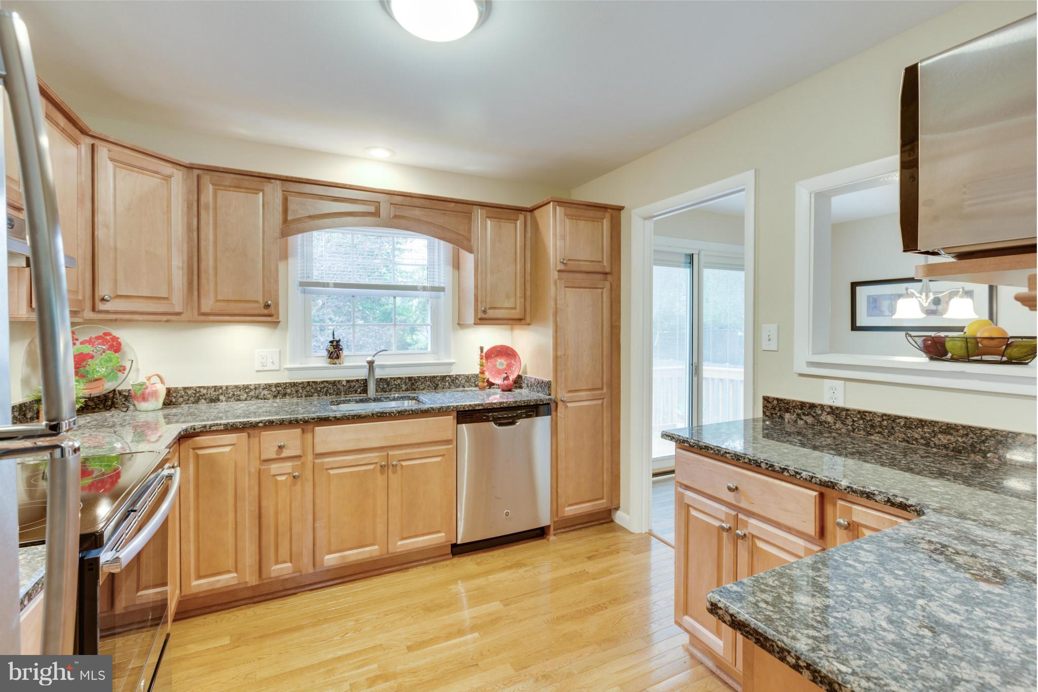5613 Ashfield Road Alexandria, VA 22315 - Photo 11 of 30 Kitchen