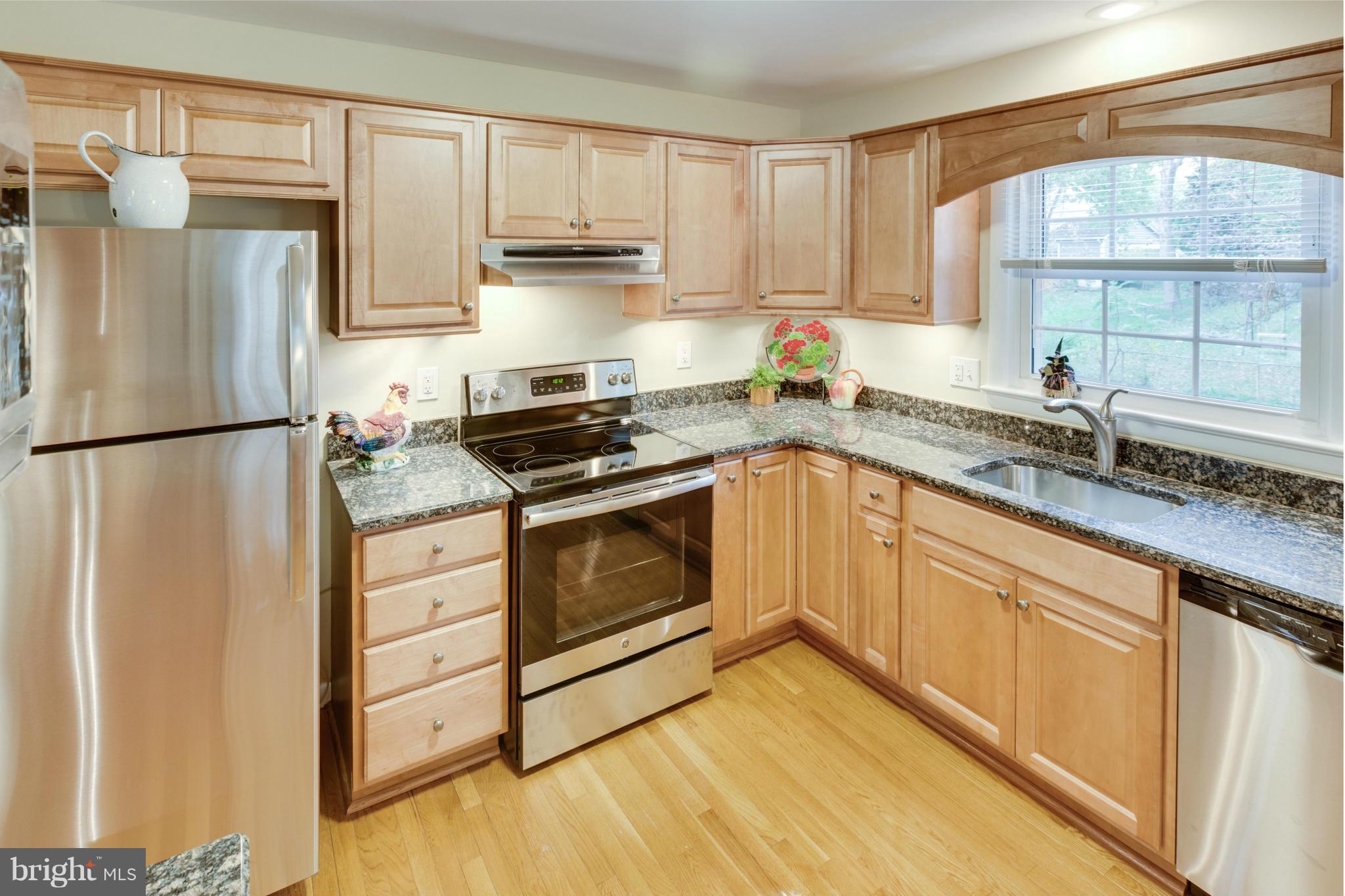 5613 Ashfield Road Alexandria, VA 22315 - Photo 12 of 30 Kitchen