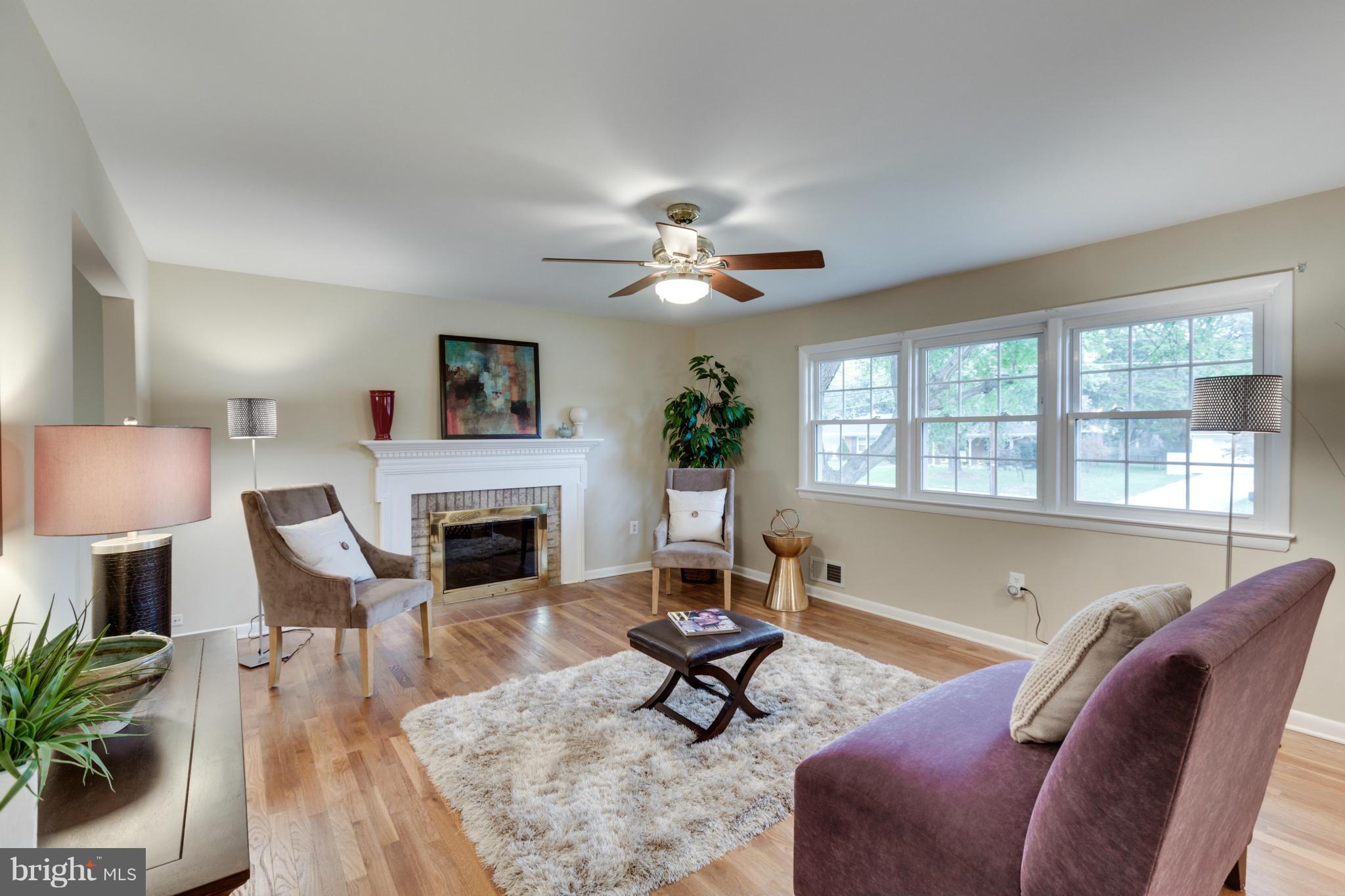 5613 Ashfield Road Alexandria, VA 22315 - Photo 3 of 30 Living Room