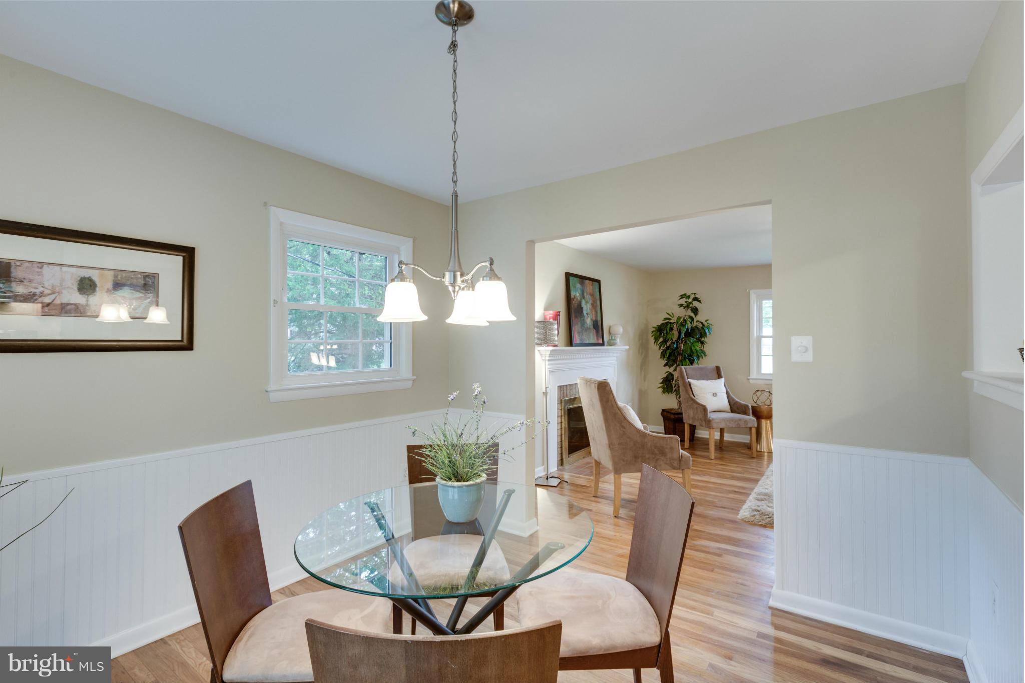 5613 Ashfield Road Alexandria, VA 22315 - Photo 7 of 30 Living Room