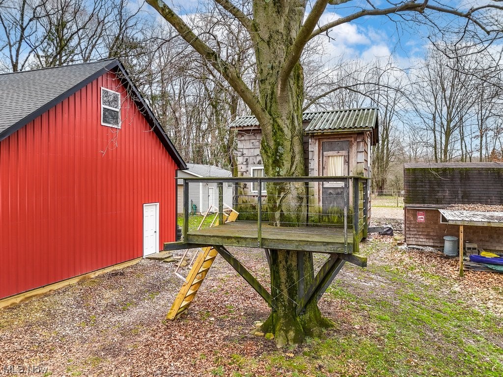 3196 Wadsworth Road Barberton, OH 44203 - Photo 32 of 49 View of the tree house.