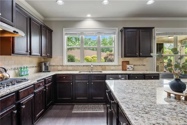 a view of a dining room and livingroom view